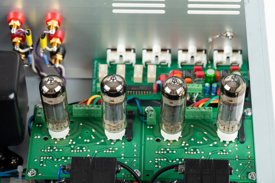 Amplificateur intégré HFSA-01